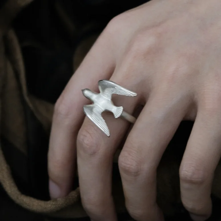 Matte Silver White Color A Bird Flying Towards Freedom Shape Ring Unique Design Sense Ring Minimalist Style Niche Opening Ring