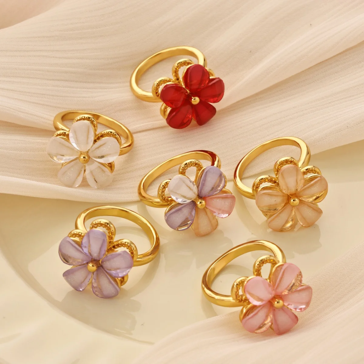 Niedlicher drehbarer Ring mit Blumenmuster aus Harz für Damen, goldfarben, Kupfer, drehbare Blume, offener Manschettenring, trendiger Party-Schmuck – Detail 2
