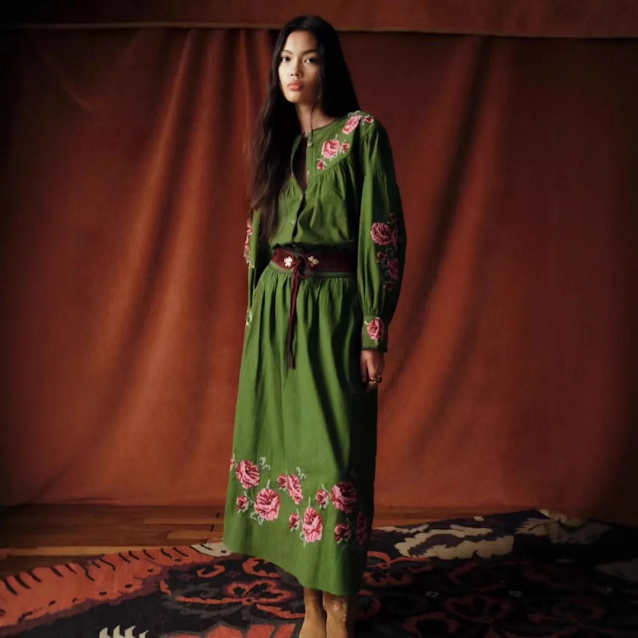 

Ретро-юбка с вышивкой в виде крестообразных узоров, длинными рукавами, высокой талией и круглым вырезом из хлопка для женщин среднего возраста