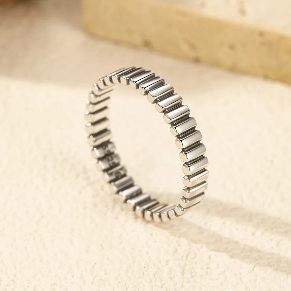 

BR S925 Pure Silver Vintage Distressed Minimalist Ring for Women, Fashionable and Unique Unisex Stackable Ring