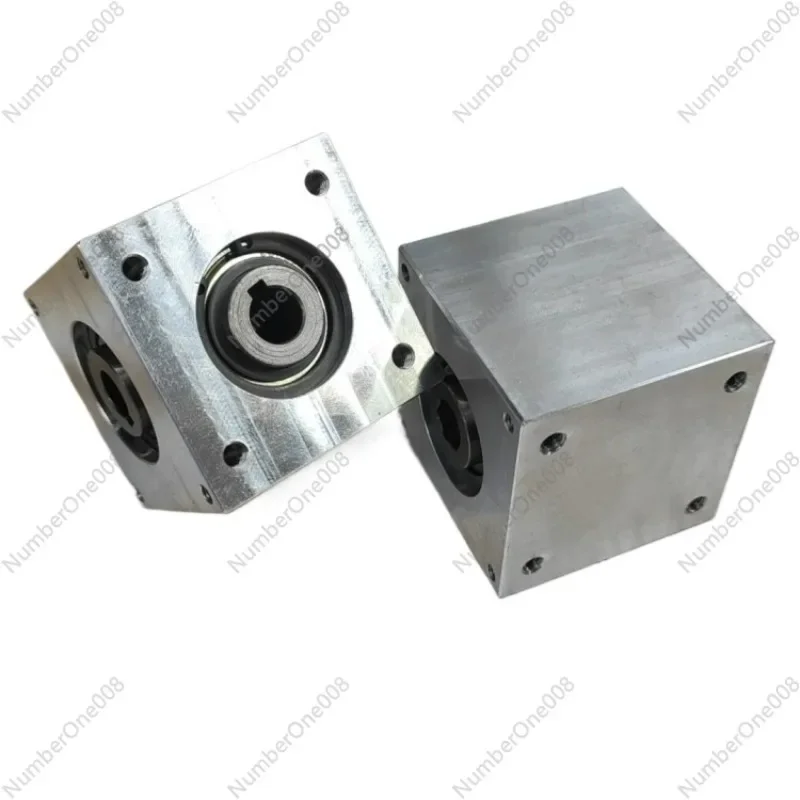 

Small Bevel Gear Angle Adjuster 90 Degree Speed Ratio 1:1 Right Angle Drive Reversing Gear Box Shaft Hole Keyway/Hexagonal