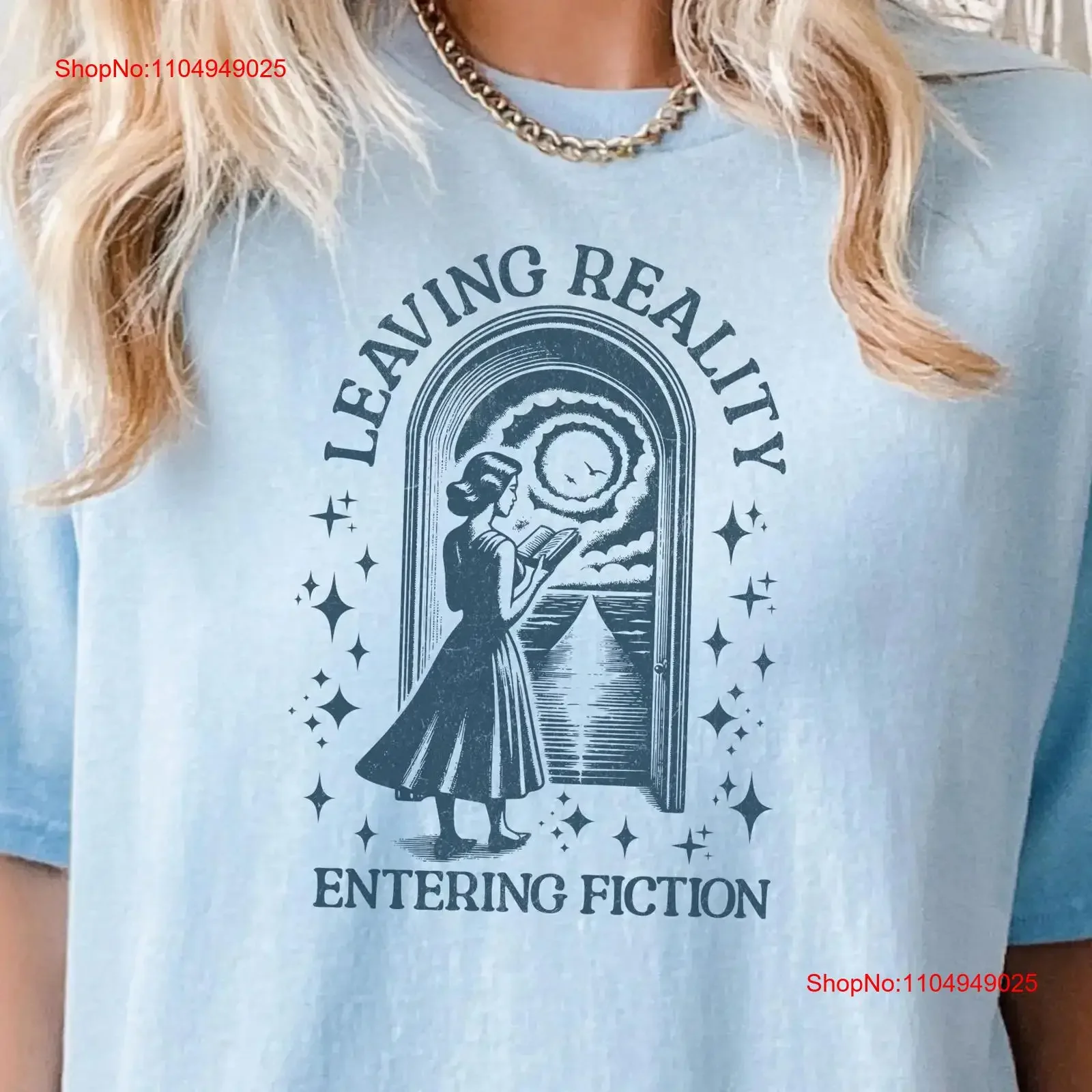 

Футболка Leaving Reality Entering Fiction в стиле ретро, книжная винтажная забавная саркастическая книжный червь, большие винтажные стираные