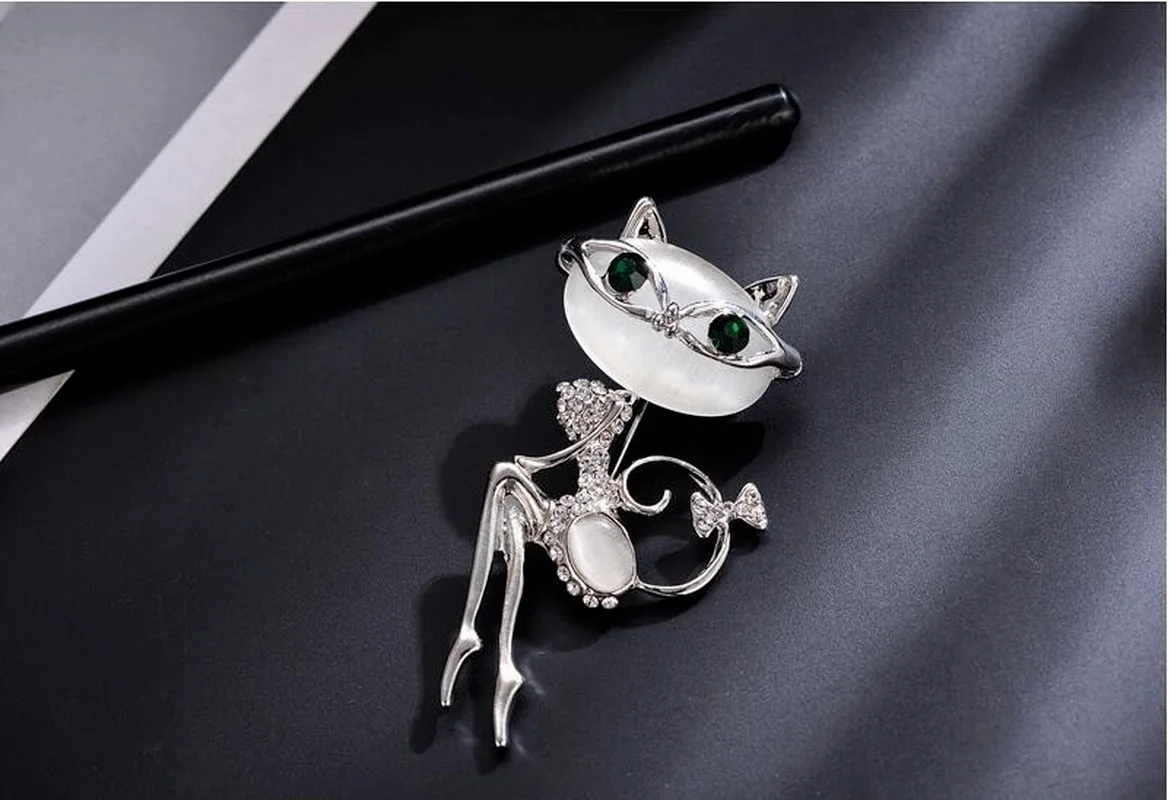 Opal Super Cute Kitten Cat Eye Stone Brooch Crystal Collar Creativity Dress Fashionable Style Sexy Wedding Accessories