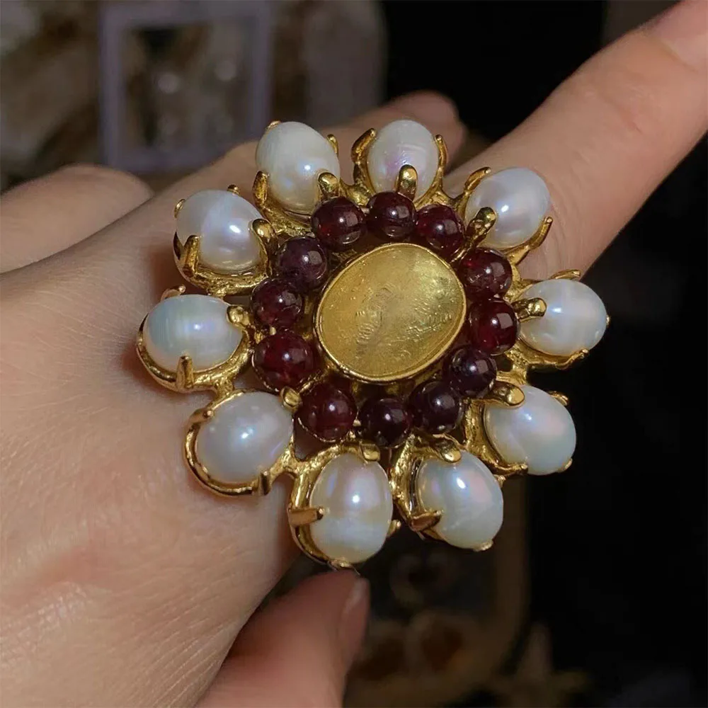 To Reines 2025 Fashion Designer High Quality Vintage Natural Baroque Pearl Open Ring Luxury Red Gem Anillos  Women Jewelry Trend