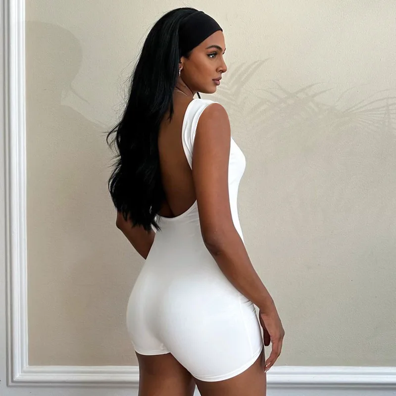 จั๊มพ์สูทลำลองแฟชั่นฤดูร้อนแบบใหม่ ตัดต่อสีพื้น แขนกุด เปิดหลัง สไตล์ยุโรป กางเกงขาสั้น