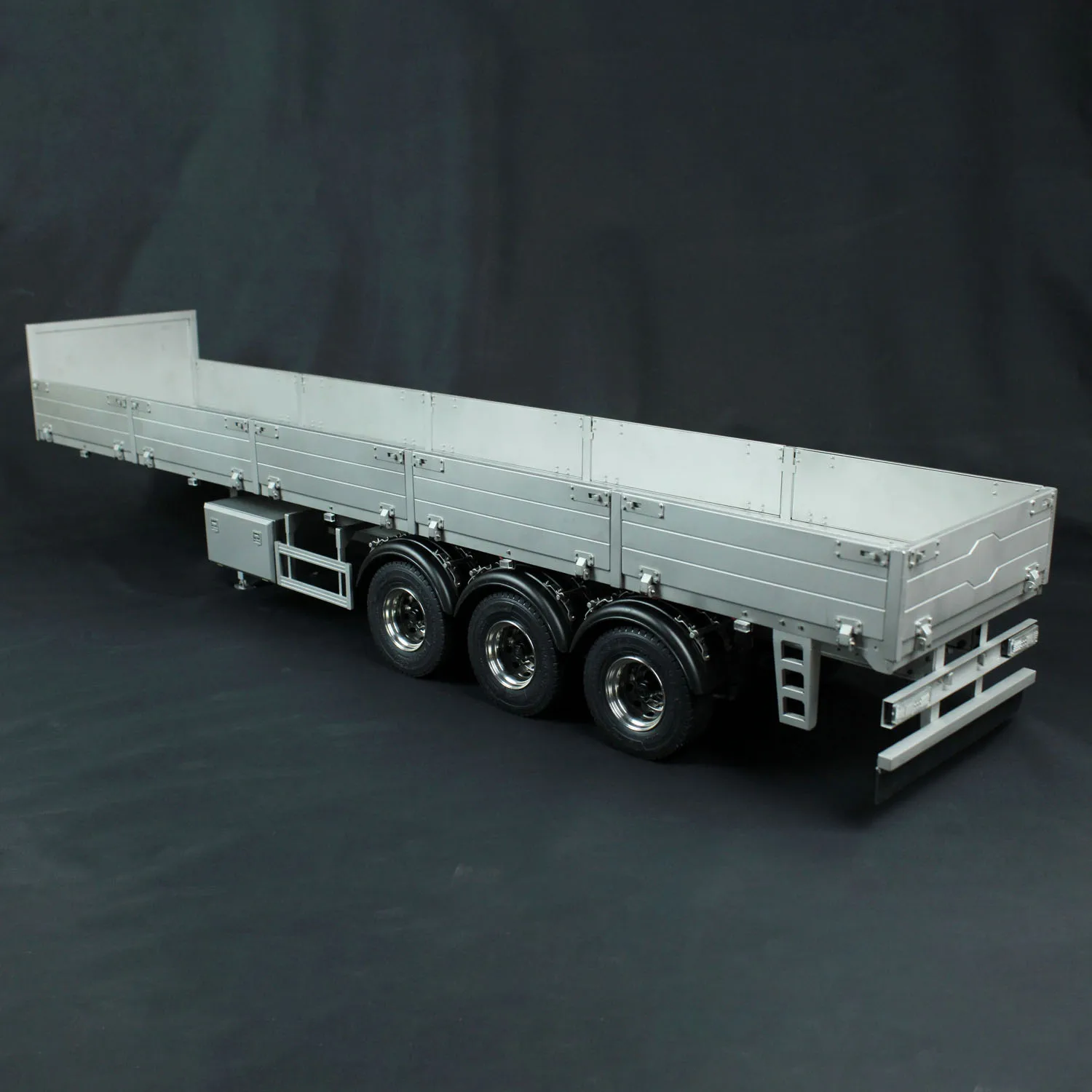 

1/14 RC 3 Axles Metal Semi Trailer for Radio Remote Control Tractor Truck Assembled Unpainted Toy DIY Model TH23784