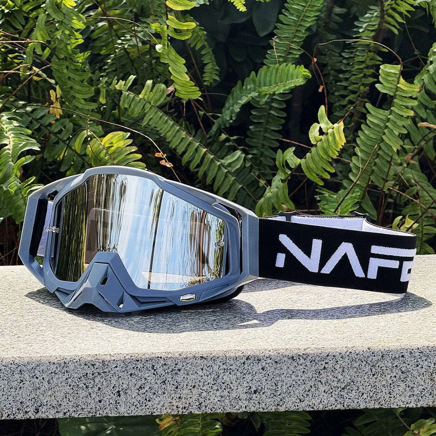 NAFEIB Men Protective Windshield  Motorcycle Goggles Women Riding UV400 Windproof And Sand Resistant Detachable Off-road Helmet