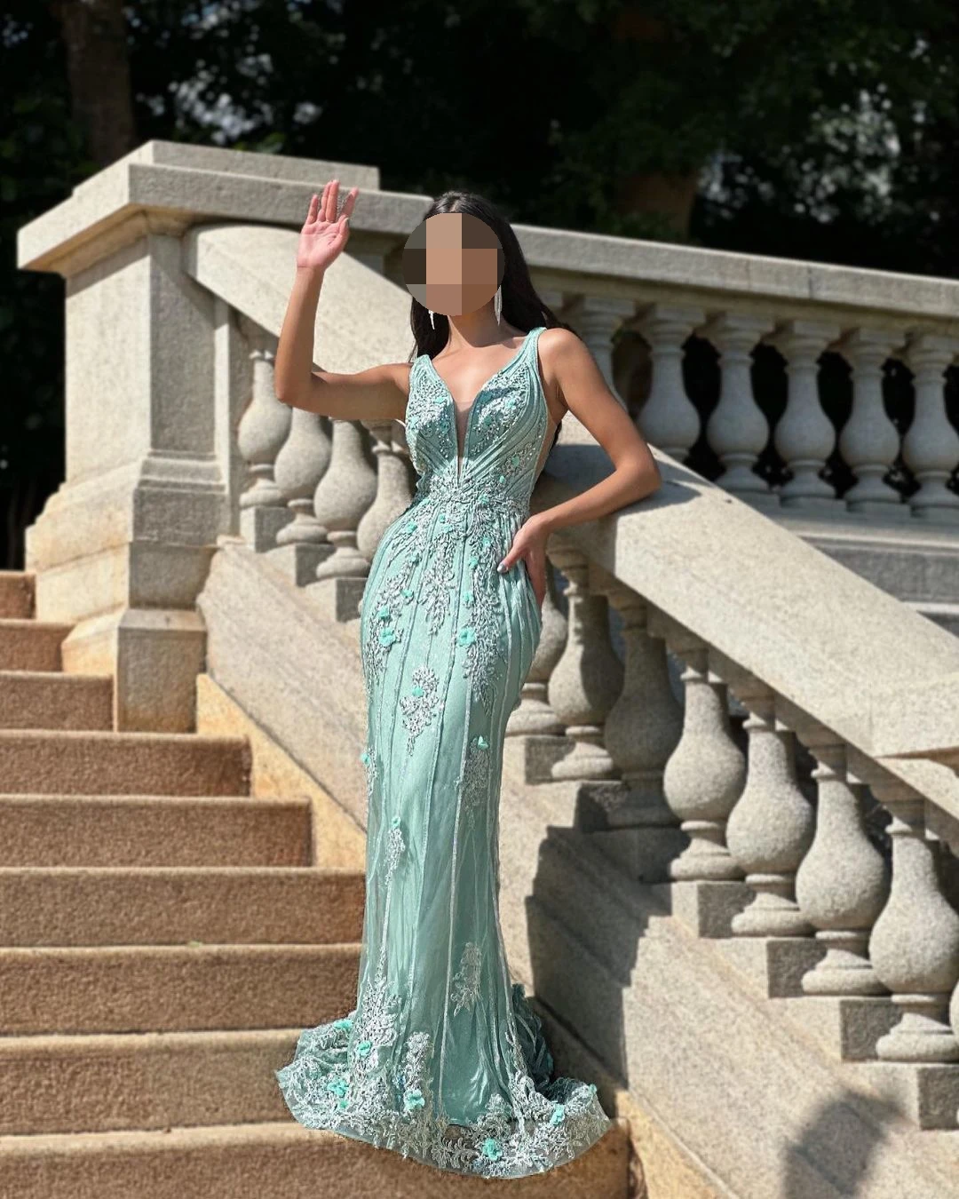 Vestidos de sirena de lujo con cuello en V, vestido de graduación hasta el suelo, tirantes sin mangas, lentejuelas, cristales, tren de barrido, vestido Formal de noche para especial