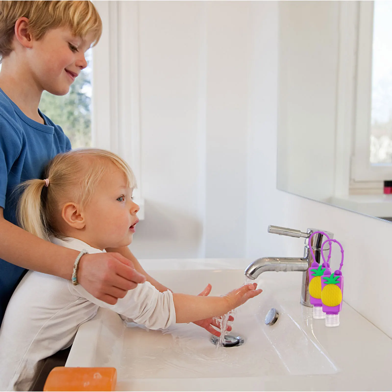 4 個 30 ミリリットルハンドホルダー素敵なフルーツパターンの空のトラベルボトル再利用可能なシリコーン液体ボトルケース用