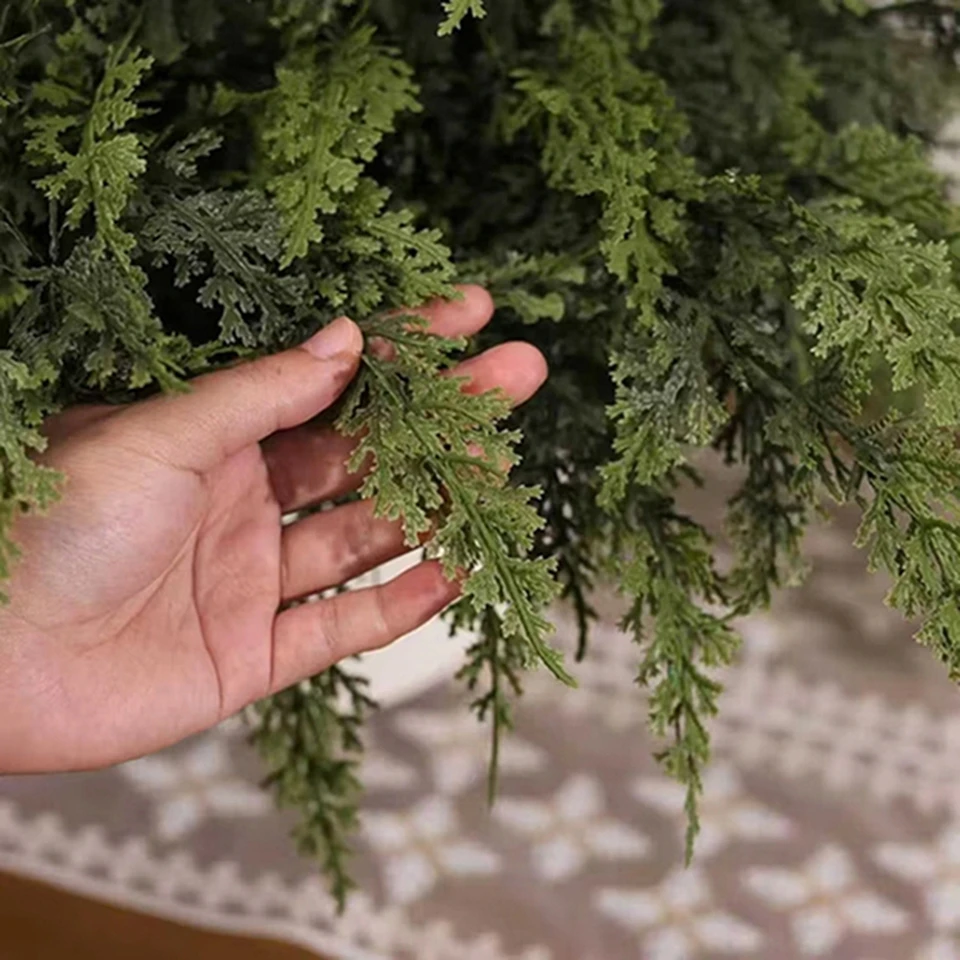 

Artificial Plant Leaves Christmas Tree Party Home Table Decorative Product Outdoor Yard Material Wedding Flower Celebration Gift