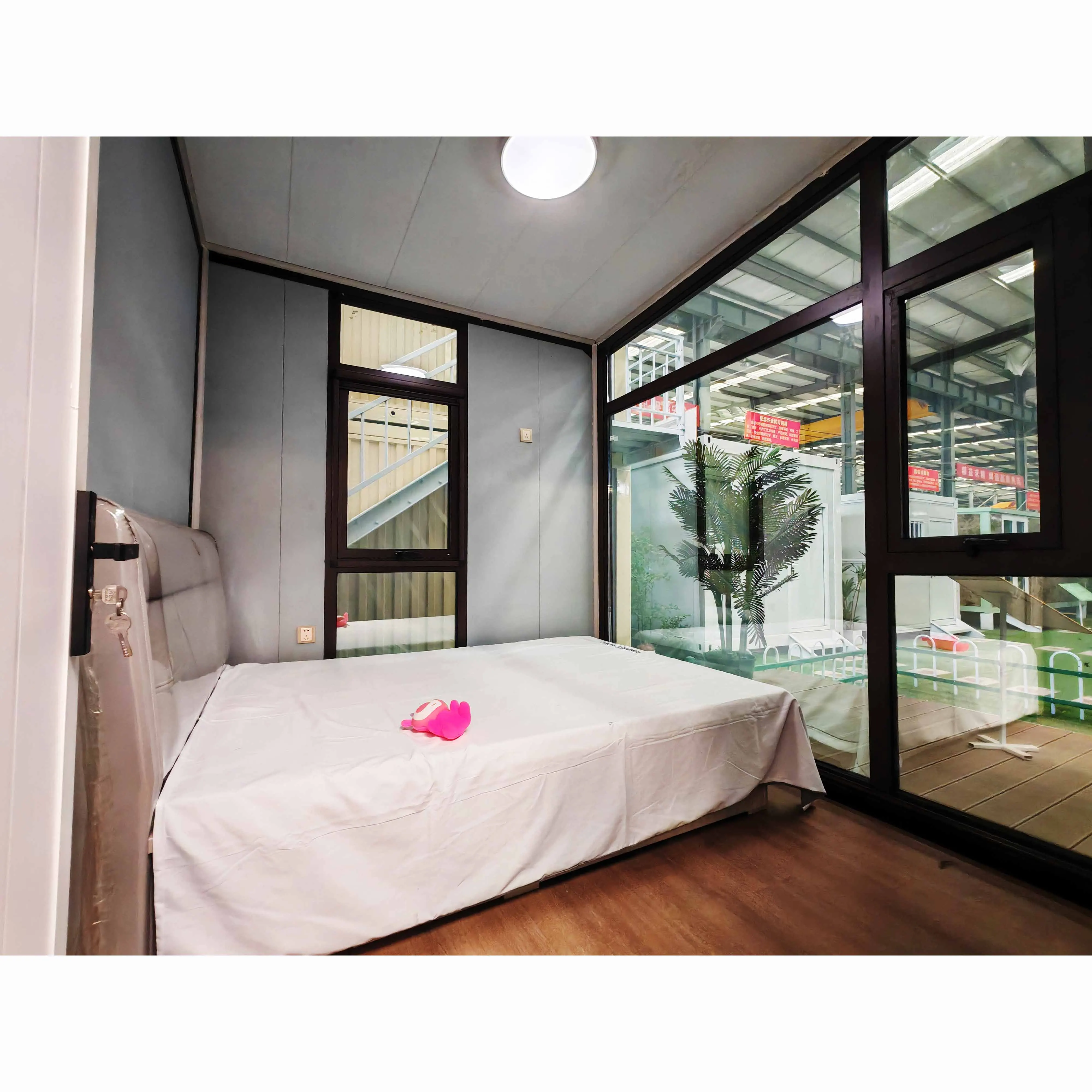 Modular 20ft 40ft Steel Container House Prefabricated Detachable 3 Bedroom Design Scalable For Shop Use Option Available