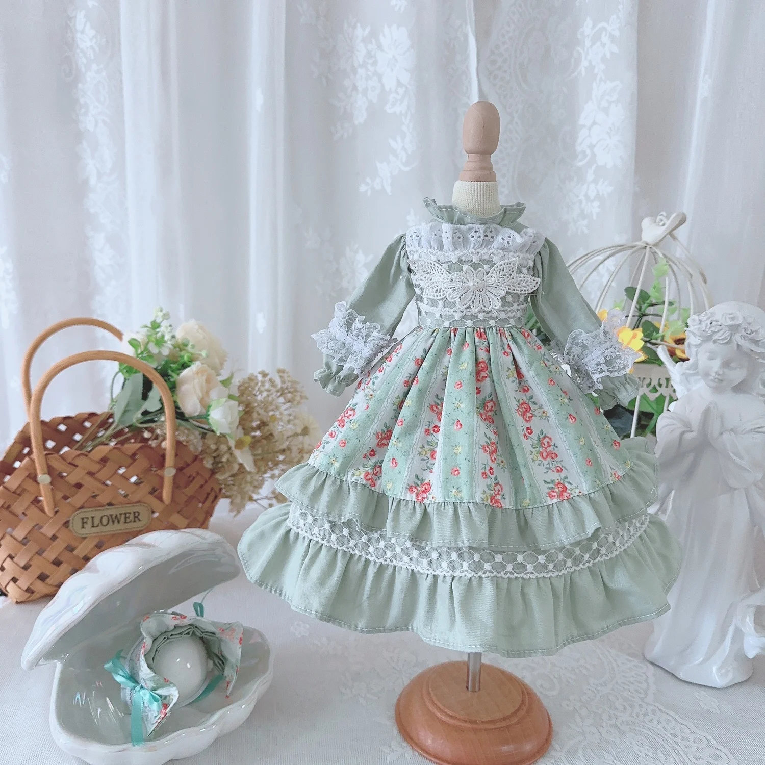 BJD Doll Clothes Suitable for 1/3 1/4 size Long sleeved floral skirt lace dress Doll Accessories (skirt + headdress)