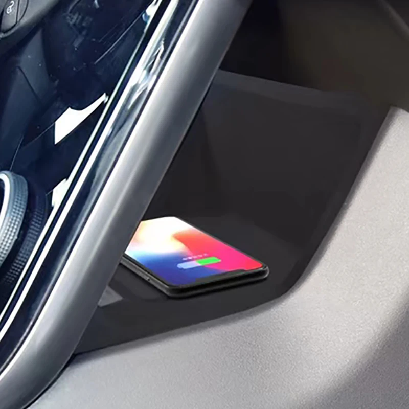 Car wireless charger phone charger center console charging pad charging holder for Range Rover Velar 2017 2018 2019 2020