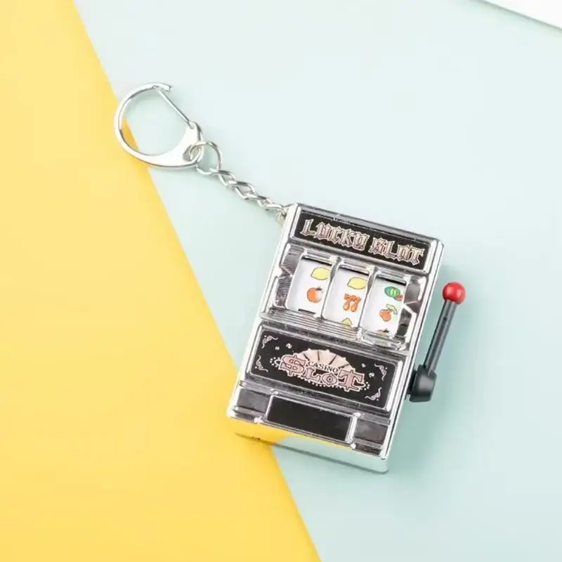 1 Stück Schlüsselanhänger mit Fruchtmaschinen-Slot-Motiv, einfacher, modischer Schlüsselanhänger, Spielzeug, kreativer Autoanhänger, Schlüsselring, Geschenk, Accessoires – Detail 8