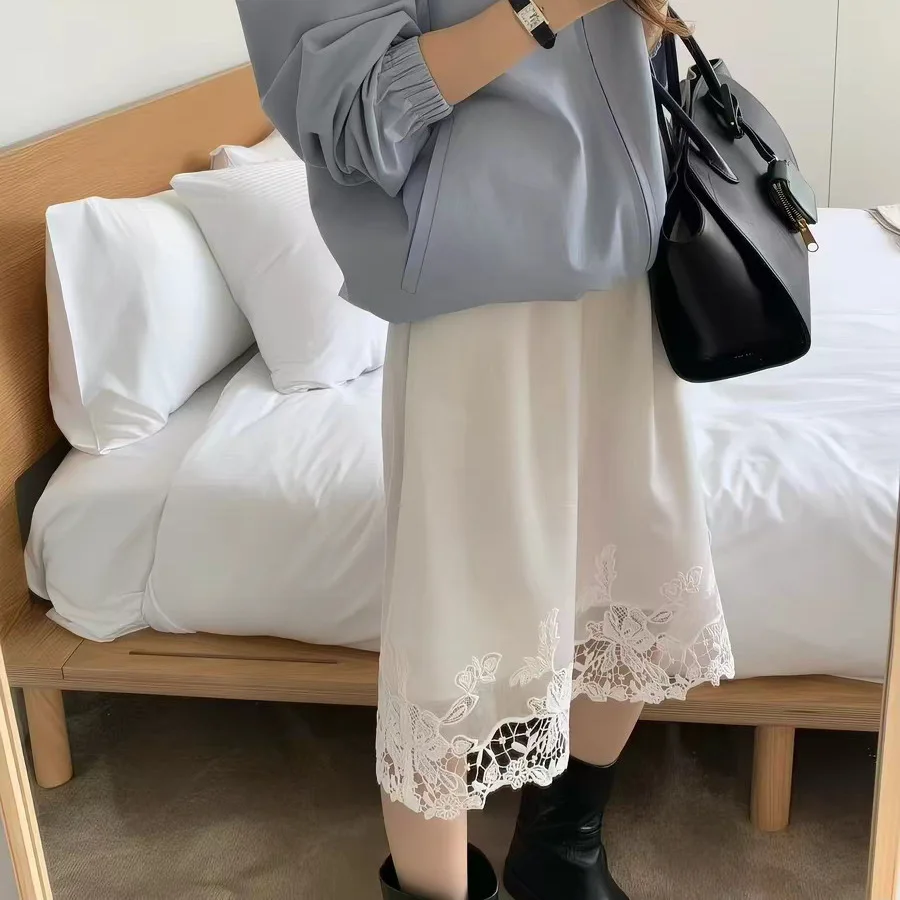 

Элегантная белая кружевная полуюбка для женщин, летняя новинка, свободный крой, эластичная талия, дизайн в стиле Dongda Gate Ouce, простой стиль, прямой крой