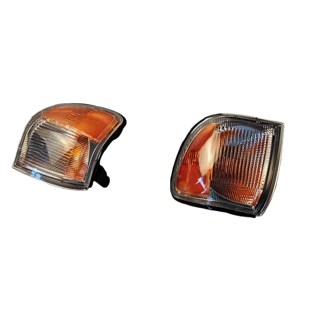 Par de luces delanteras para Nissan TERRANO REGULUS TR50 modelo 1999