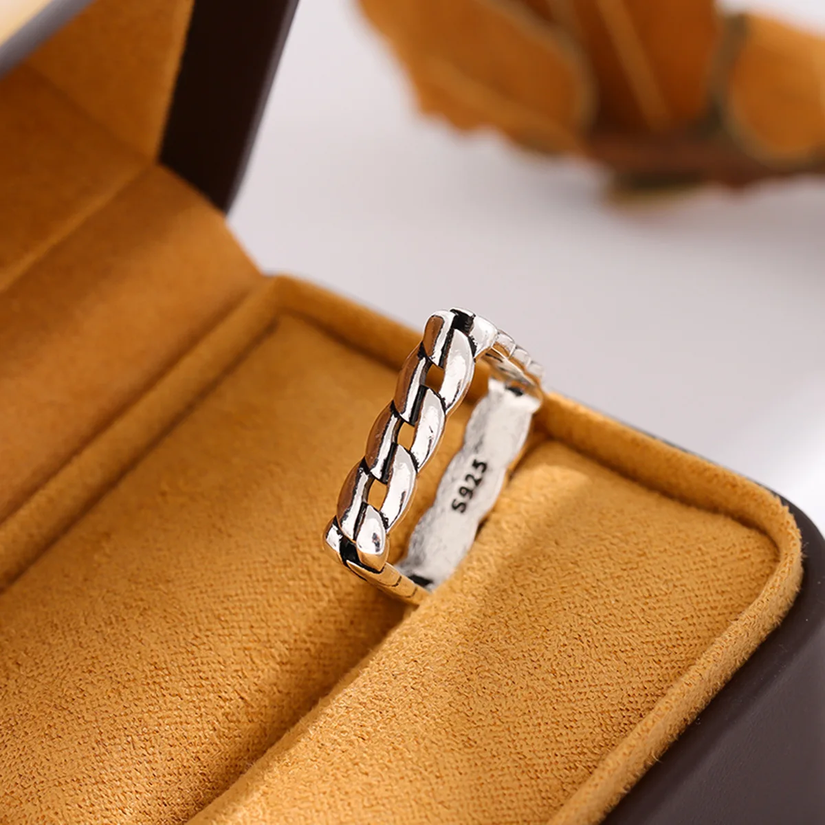 Neue Retro Beliebte Persönlichkeit Kette Geformt 925 Sterling Silber Schmuck Geometrische Twist Exquisite Frauen Ringe R196