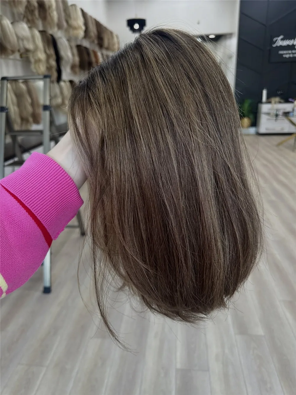 Bob Natural Looking Straight Hair Medium Length Middle Part 14 Inch Brown Ombre Color Synthetic Hair Wigs for Women Daily Wear