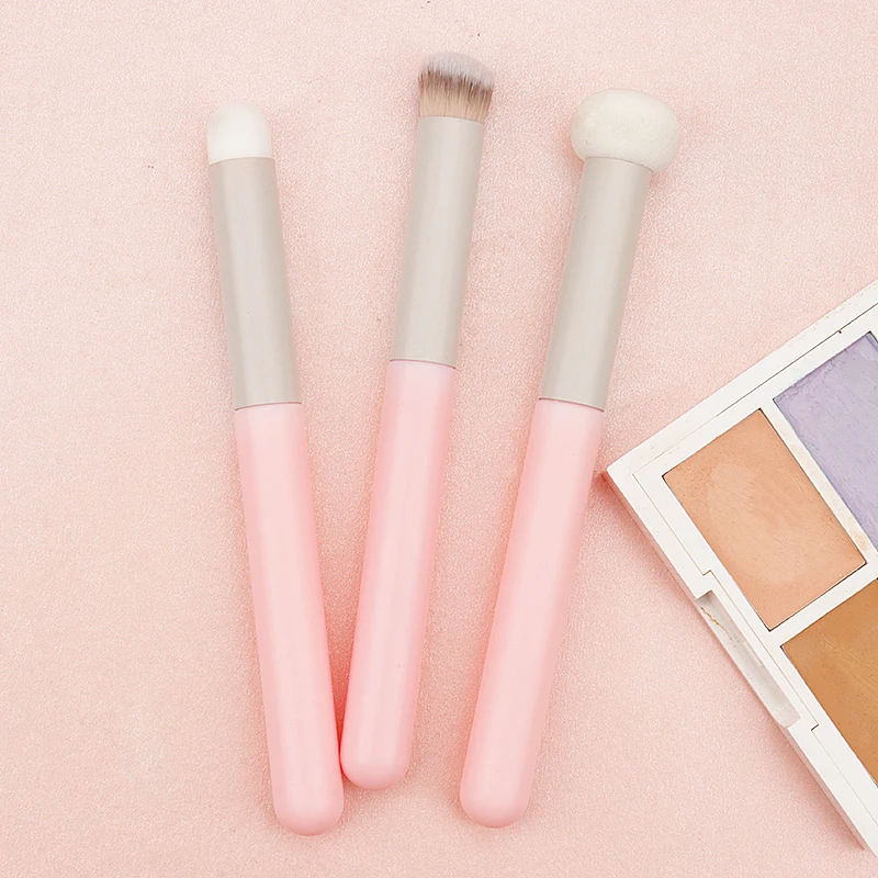 Schöne verdeckende Puff-Pilz-Schwamm-Make-up-Pinsel für Concealer Foundation Extension Beauty Cute Tool Frauen Salon Notwendigkeiten