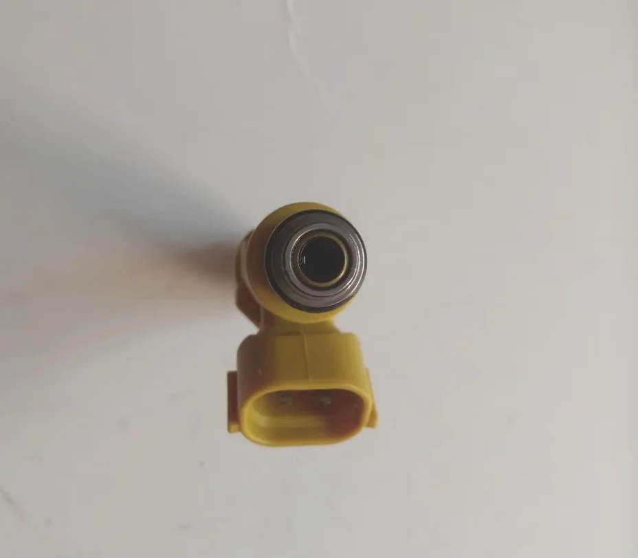 4Pcs Fuel Auto Parts For Toyota Corolla E11 1.4L 16V OE No.:23209-11130,23250-11130