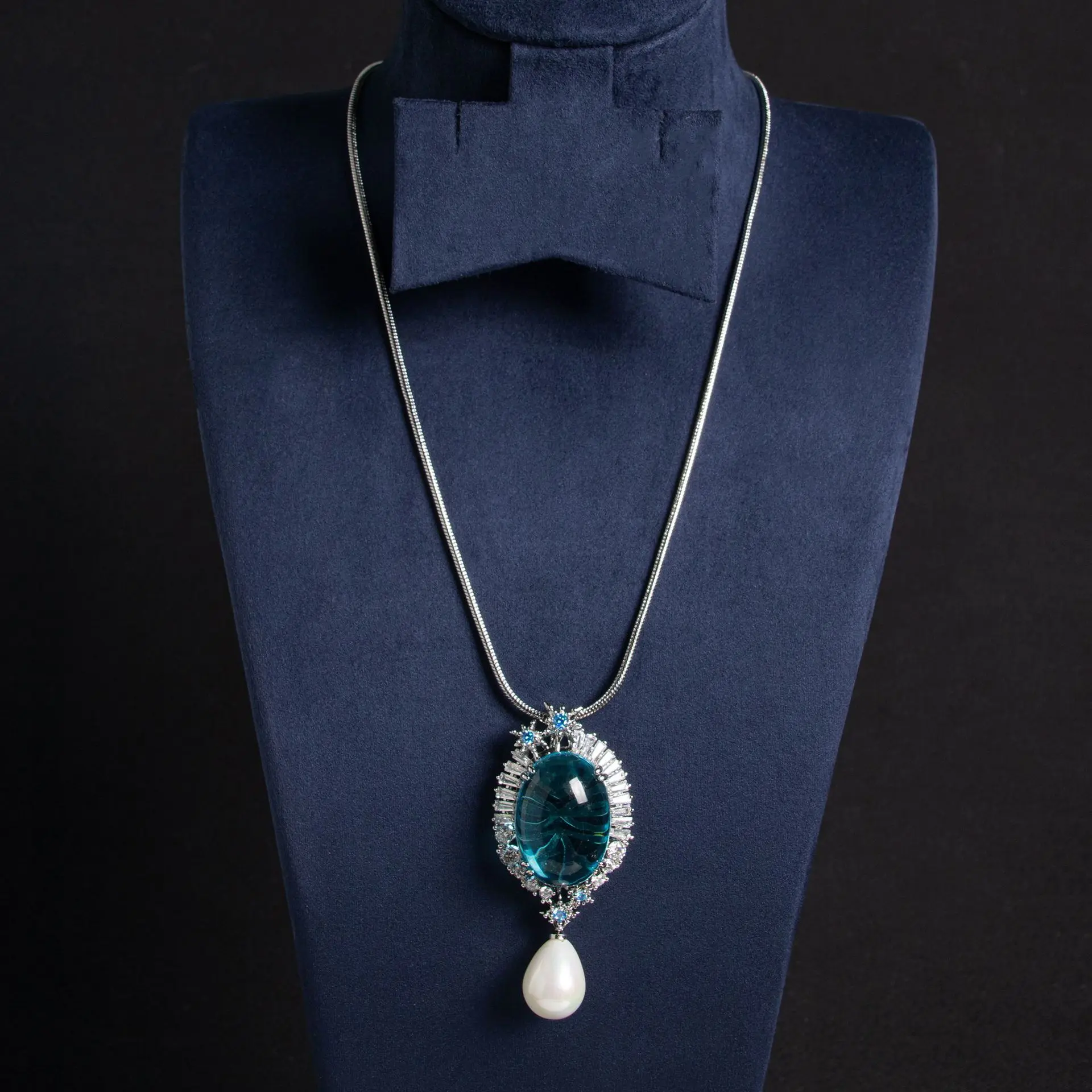 

Xiaohongshu same high-end sea blue plain pigeon egg necklace high-end inlaid zircon pendant women's necklace