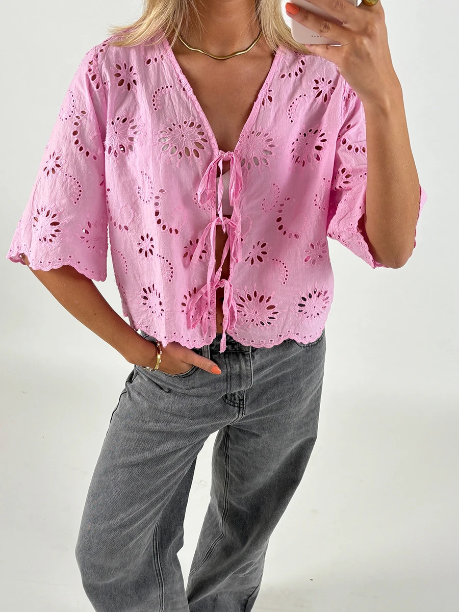 女性の半袖 V ネック中空アウトカジュアルブラウスネクタイフロントソリッドカラールーズフィット夏トップストリートファッション