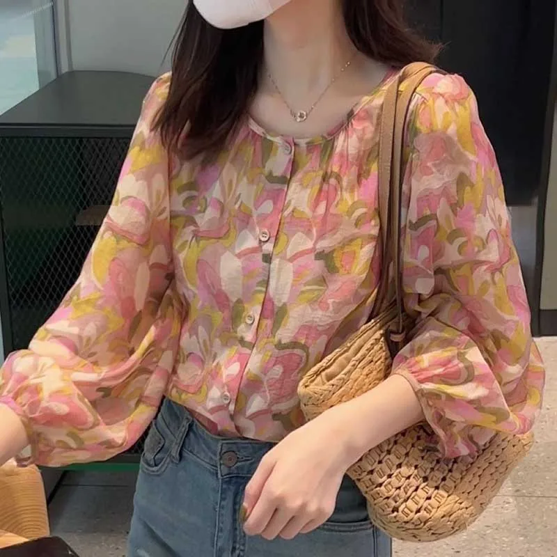 Fashion O-Neck Button Folds Printed Chiffon Shirts Women's Clothing 2024 Spring New Loose All-match Tops Casual Blouses