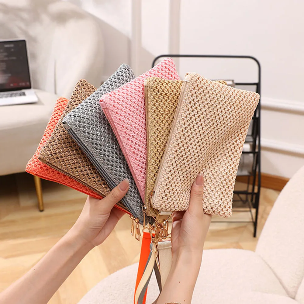 New Straw Woven Handbag Women Bohemian Wallet Bags Hollow Out Knit Beach Bag Retro Solid Color Wrist Strap Bags Coin Purse