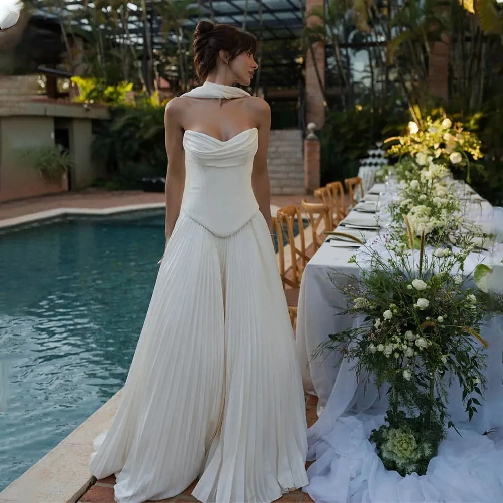 Customized New-style Luxurious Exquisite A-line Wedding Dress V-neck Sleeveless Satin Ruffle Details Strapless Sweetheart Bodice