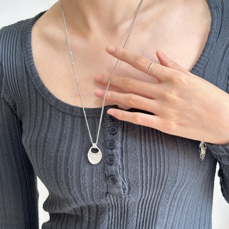 Handtaschenanhänger Titanstahl Damen Persönlichkeit Mode Vielseitige lange Halsketten Charmanter Schmuck – Detail 2