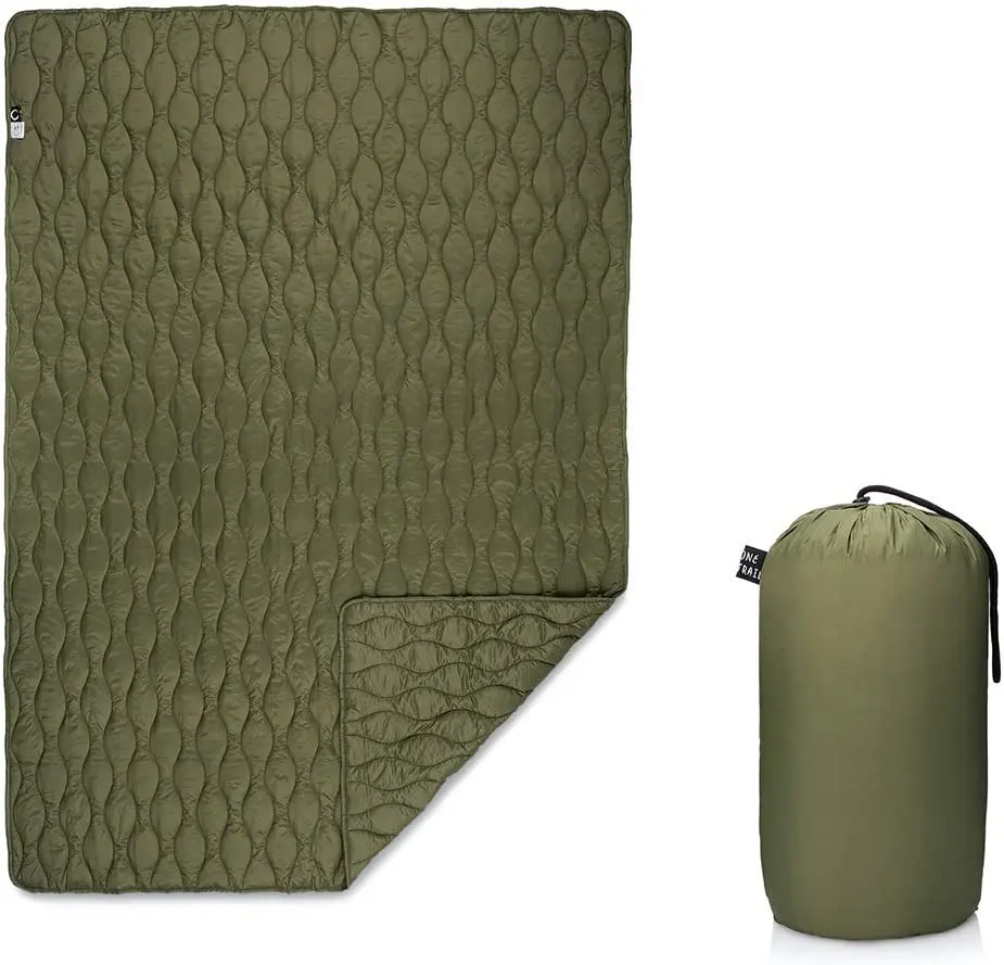 

Стеганое одеяло-пуховик из переработанных материалов | Легкое, компактное, водоотталкивающее одеяло — лучшее для походов и кемпинга