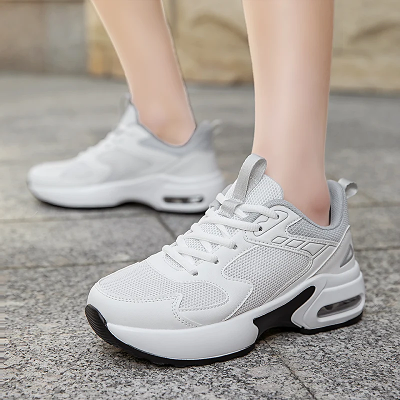 

Новые стильные женские кроссовки с мягкой подошвой, легкие, дышащие, из сетчатого материала, на толстой подошве, спортивные и повседневные, маленькие размеры, увеличивающие рост на 5 см.