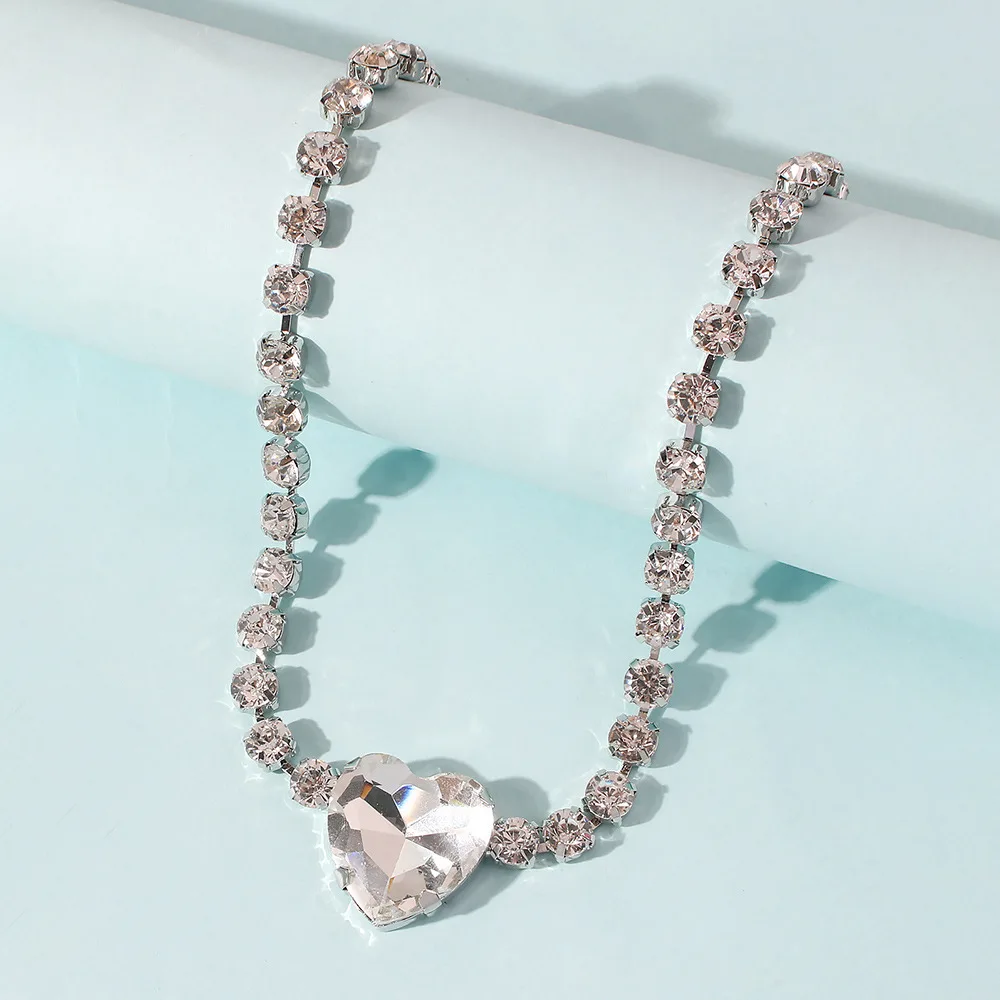 KMVEXO Fashion Bling Rhinestone Rose Heart Pendant Choker Necklace for Women Crystal Wedding Party Statement Jewelry Wholesale