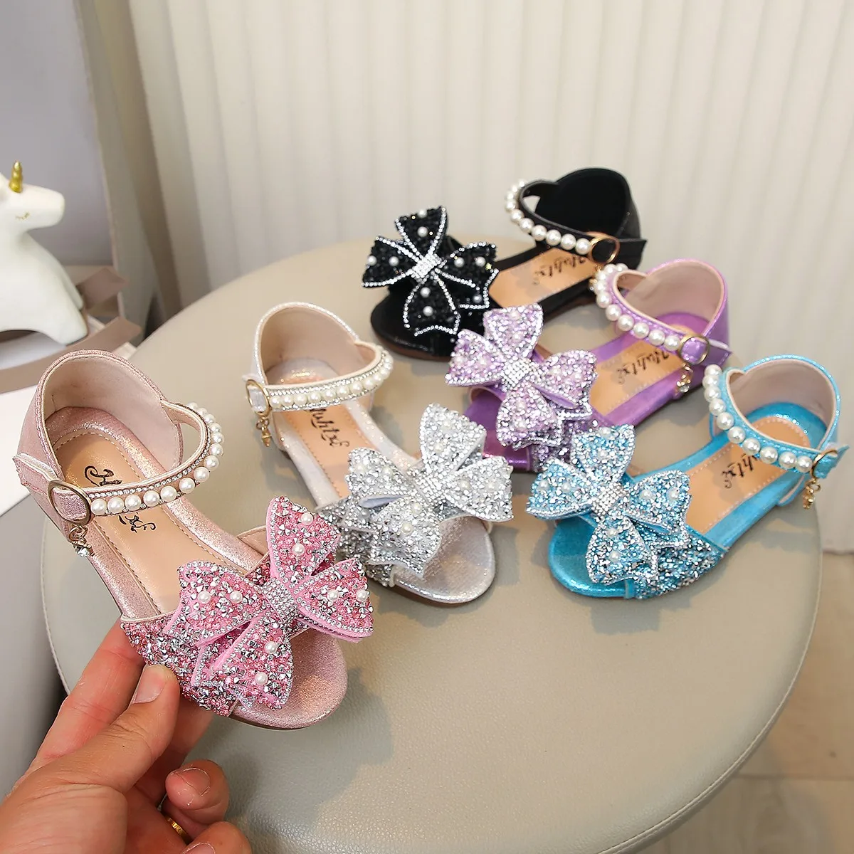 Girls Breathable Sandals with Butterfly Bow Rhinestone Flat Bottom Anti-Slip Exposed Toe Shiny Slip-On Shoes Children's Shoes