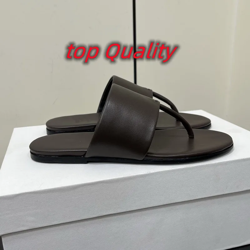 

2025 New Summer Edition Womens slippers Flat bottomed flip flops flip flop minimalist style Leather material