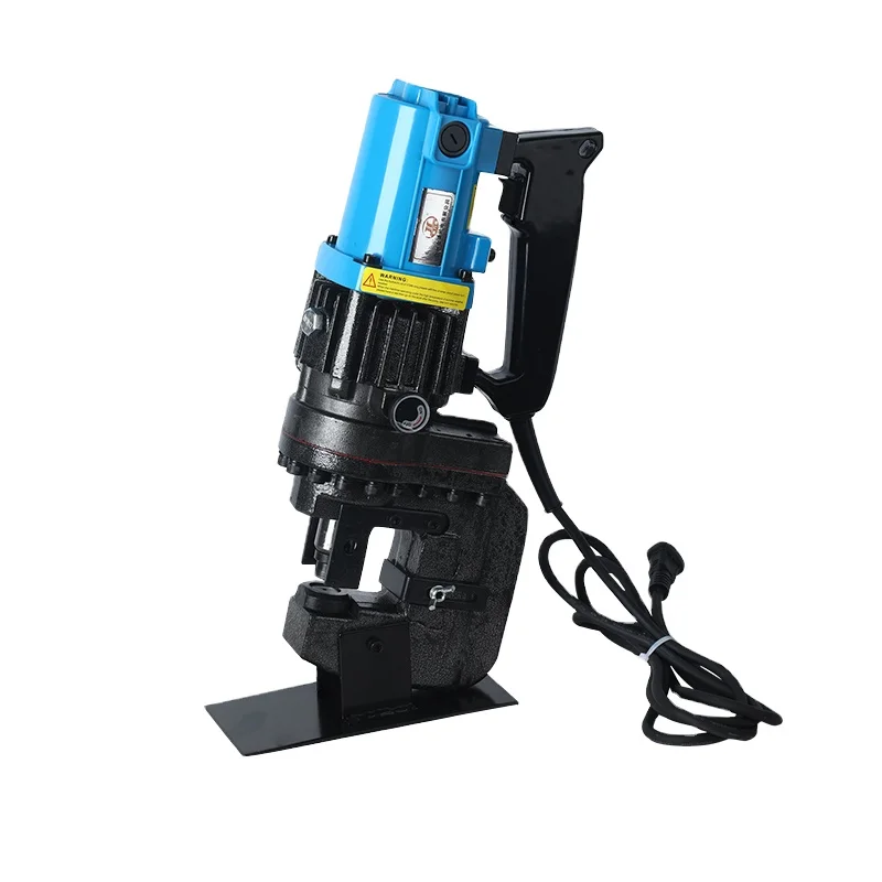 

Электрический гидравлический пробивочный станок JP20, укороченная версия, двигатель 1000 Вт, способен пробивать уголок из стали 6 мм, 240 В переменного тока.