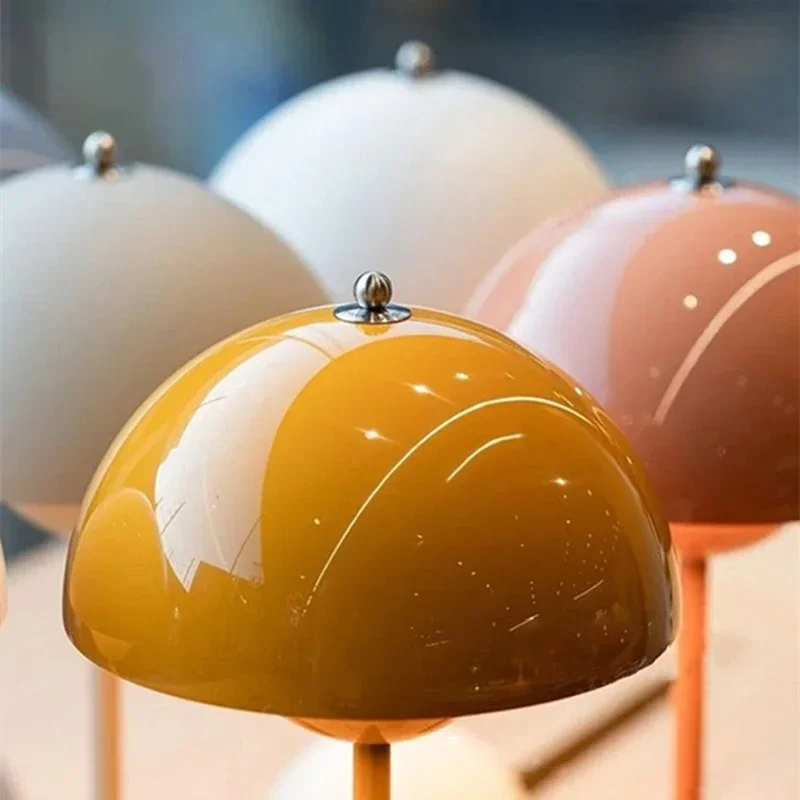 Danish Modern Mushroom Bud Macaron Desk Lamp Bedroom Study LED Retro Reading Home Decoration Light