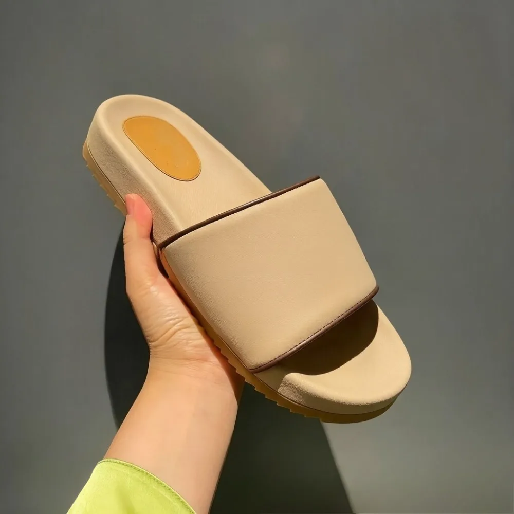 

2026 Spring Summer New Women's Embroidered Flatform Slides Single Strap Sandals All-Matching Cottagecore Whimsical Romance Flat Elevation Artisanal Embroidery Non-Slip Sole for Women Girls Daily Errands Outfit Streetwear Essential