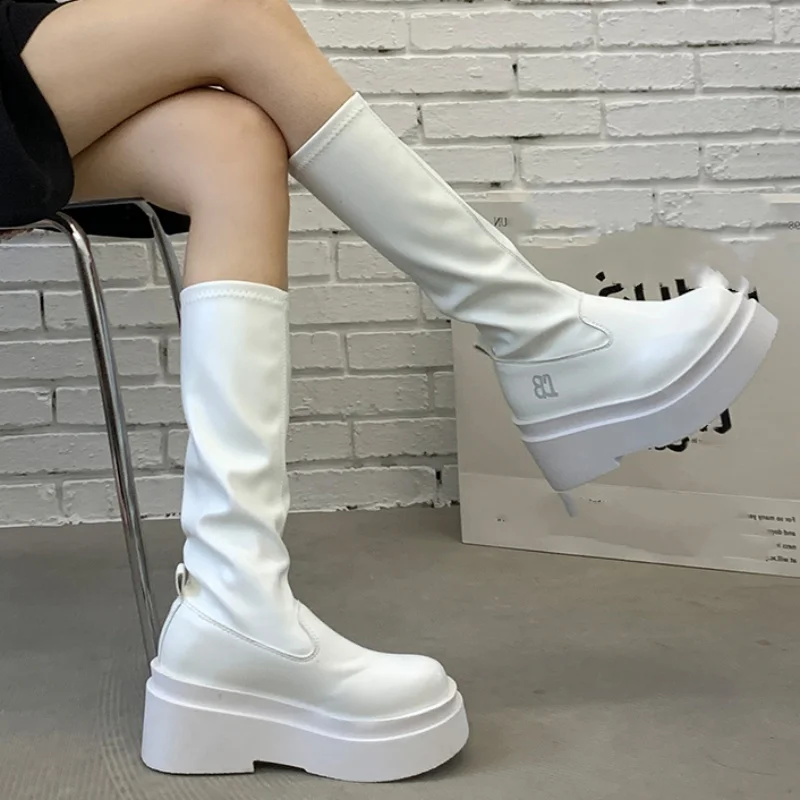 Autumn/winter New Round Toe Square Heel Fashionable Elegant Women's High Boots Thick Soles Retro Temperament Knight Boots
