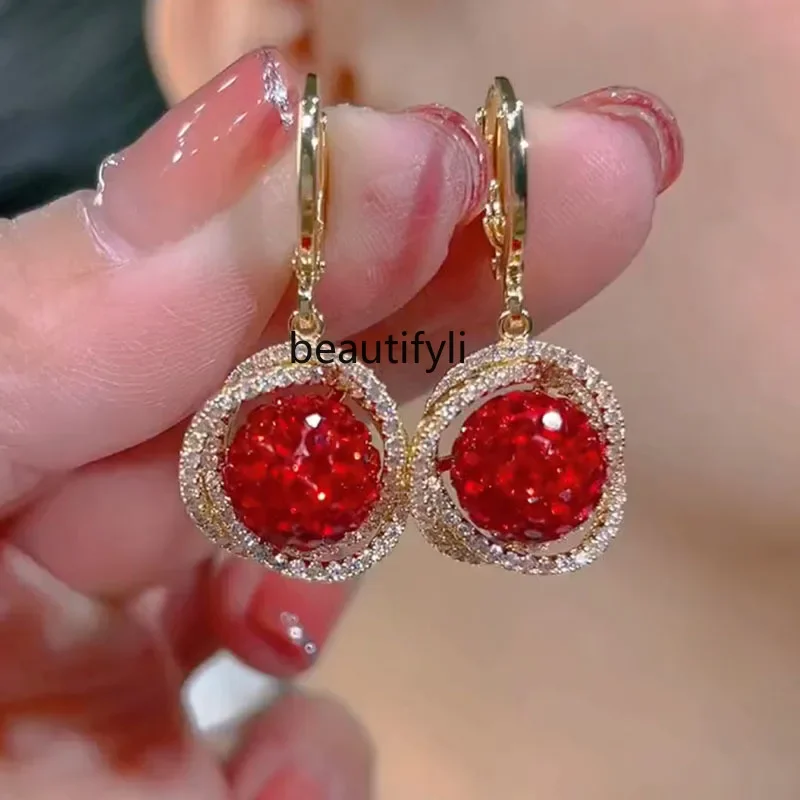 Diamond winding red diamond ball earrings, small exquisite earrings, high-end sense, niche fashion, versatile ear buckles