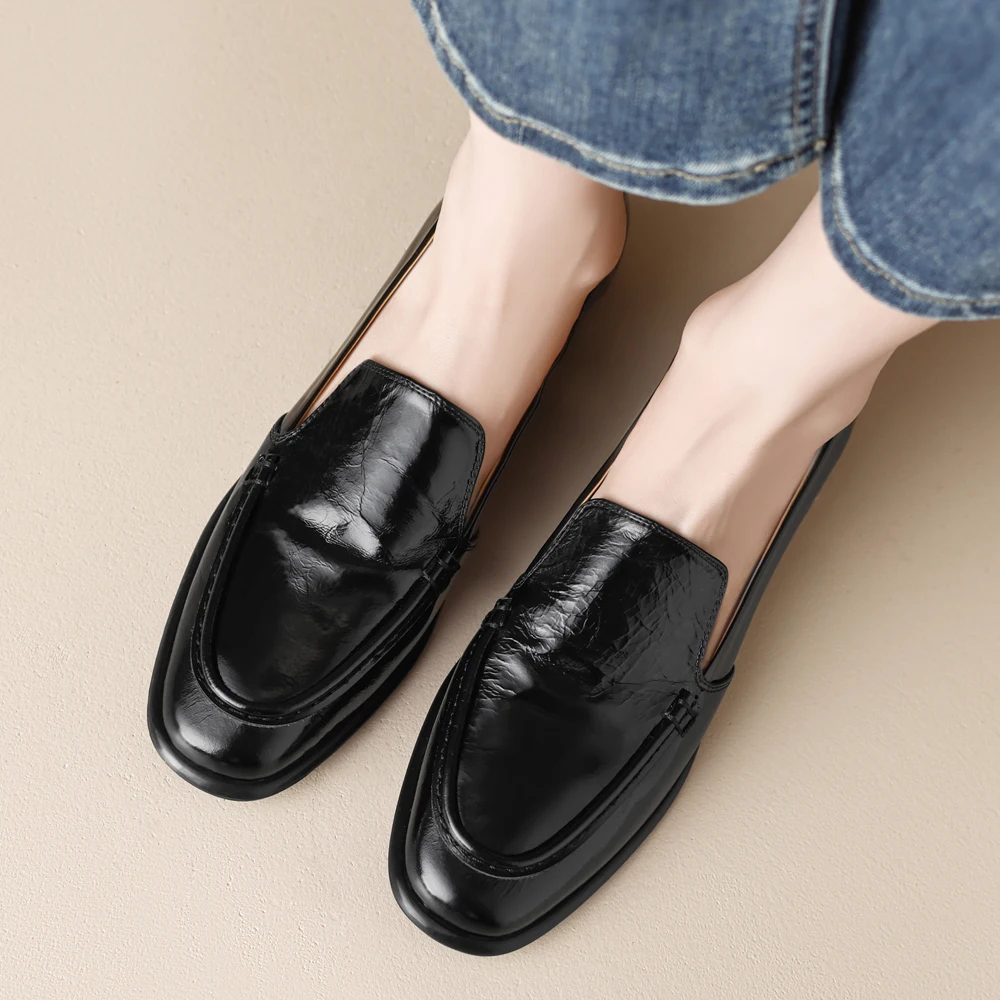 2023 New Fashion Women Spring Summer Luxury Leather Casual Flats Ladies Round Toes Loafers Girls Designer Slip On Shoes Black