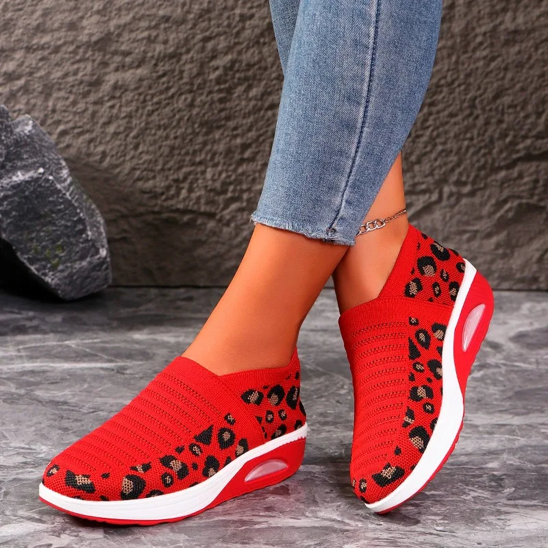 2024 Hot Sale Women's Shoes Slip on Women's Vulcanize Shoes Fashion Leopard Print New Plus Size Round Head Breathable Sneakers