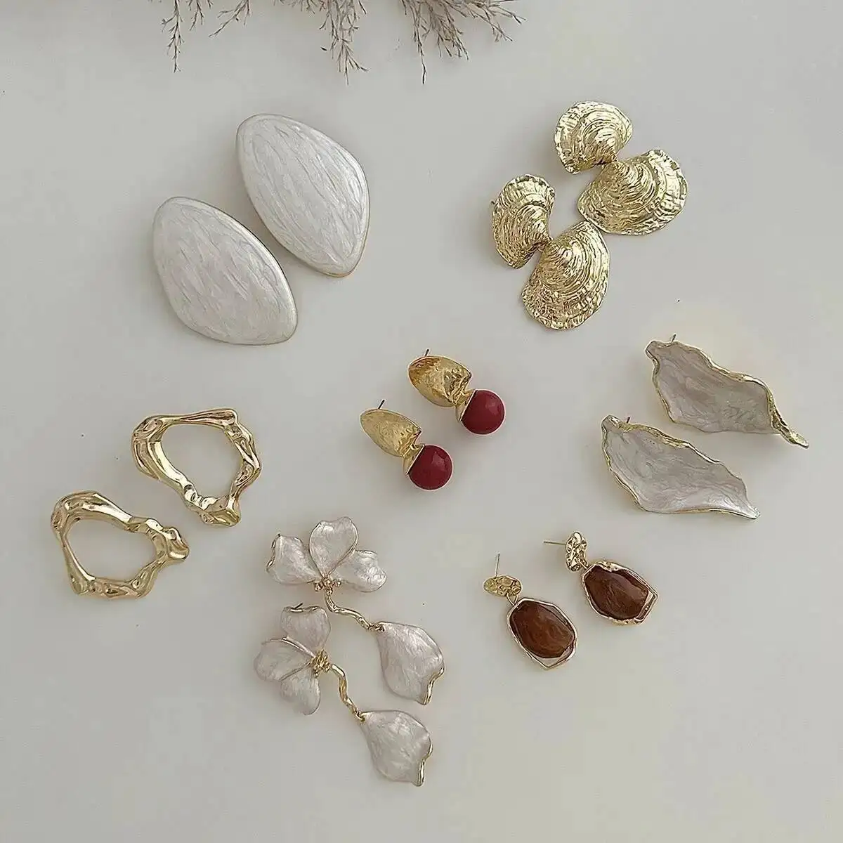 

KunJoe 7 Styles Elegant Flower Scallop Pendant Earrings for Women Vintage Irregular Geometry Drop Earrings Party Jewelry Gift