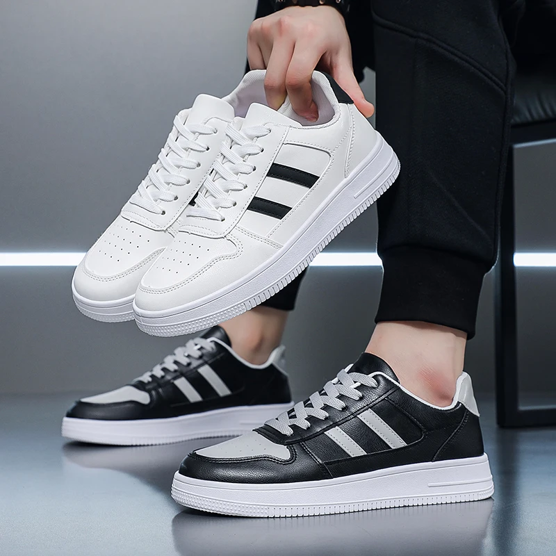 Nuevas zapatillas blancas de otoño 2025 para hombre y zapatos casuales gruesos de caña alta: livianos, que aumentan la altura y cómodos