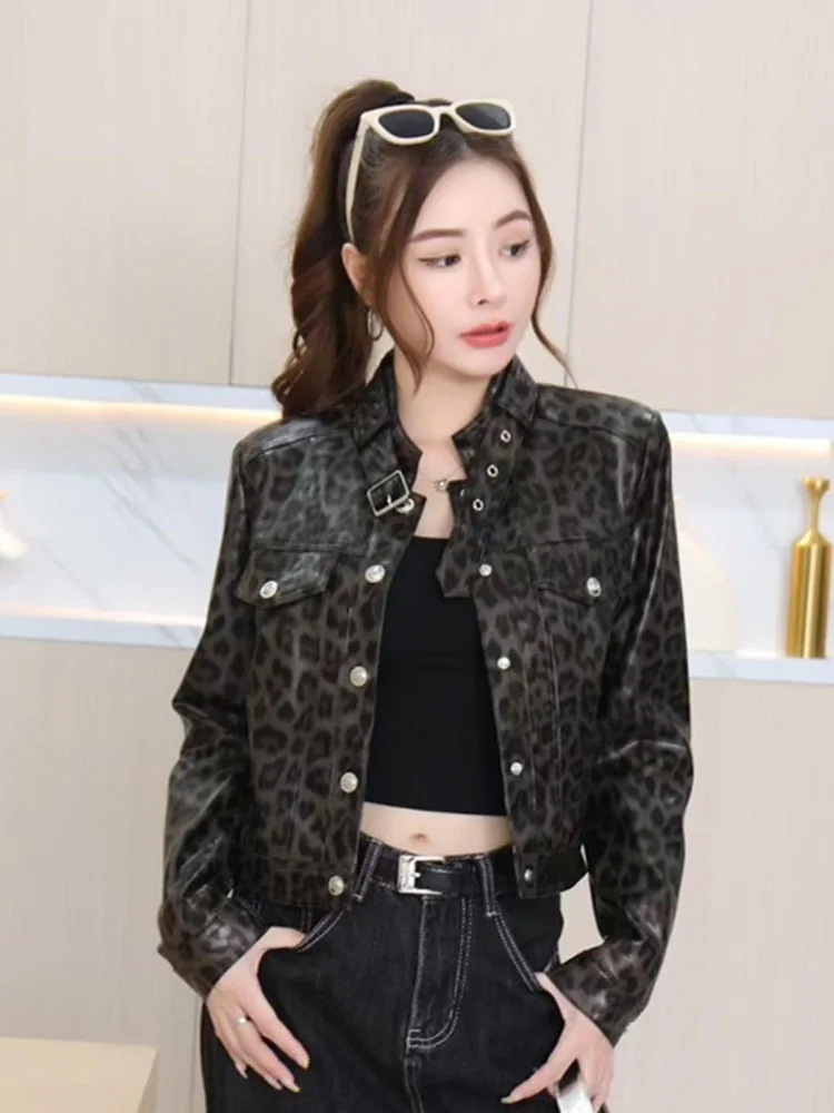 2025 秋の新女性のアメリカンレトロショートスタイルスプライシング Pu レザーヒョウ柄トップトレンディなジャケットヒョウ柄コート