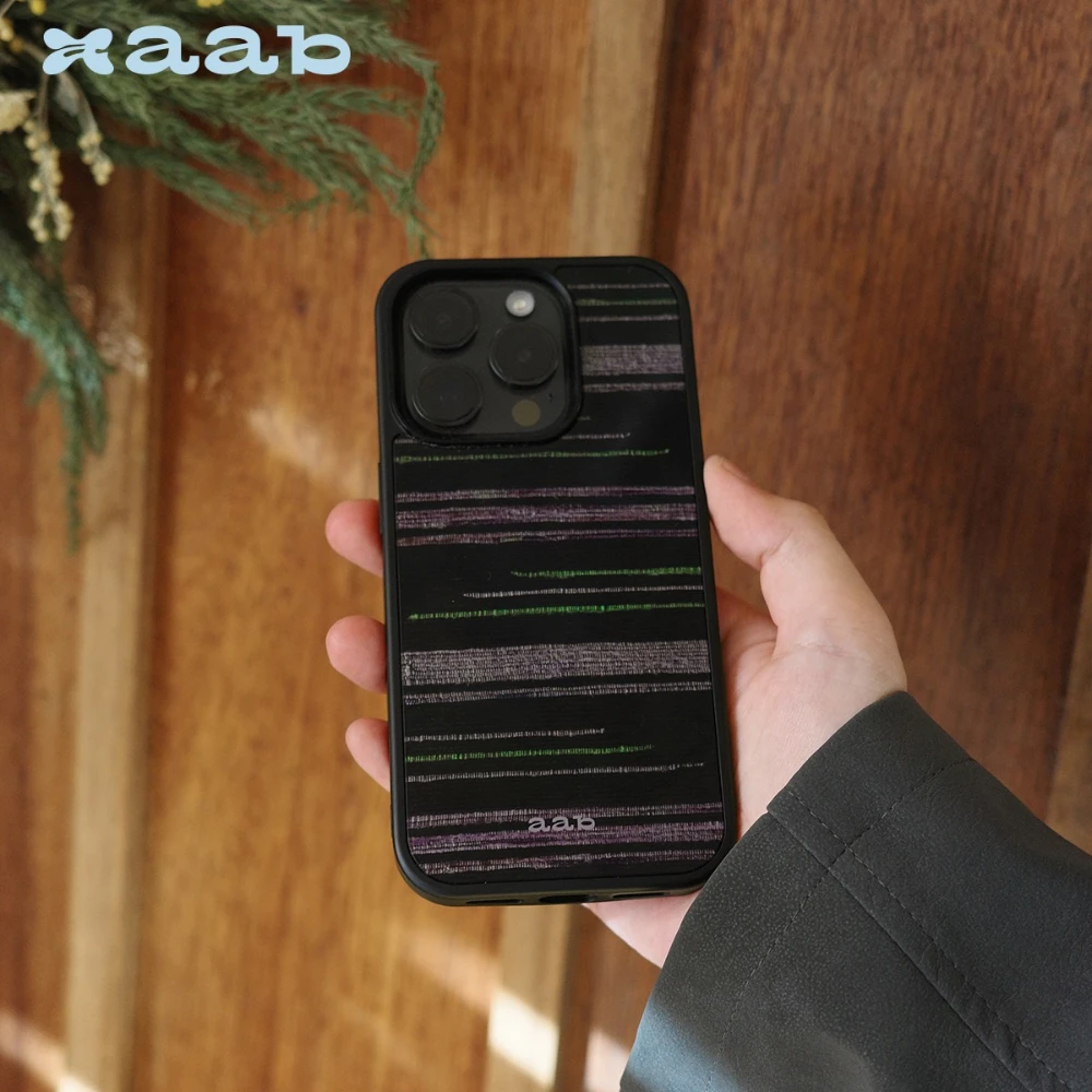 „Rissiger Stoff“ verfügt über eine violett-grün gestreifte Patchwork-Handyhülle mit schwarzem Rand und stoßfestem Rand für das iPhone 17, 16, 15, 14 Pro Max