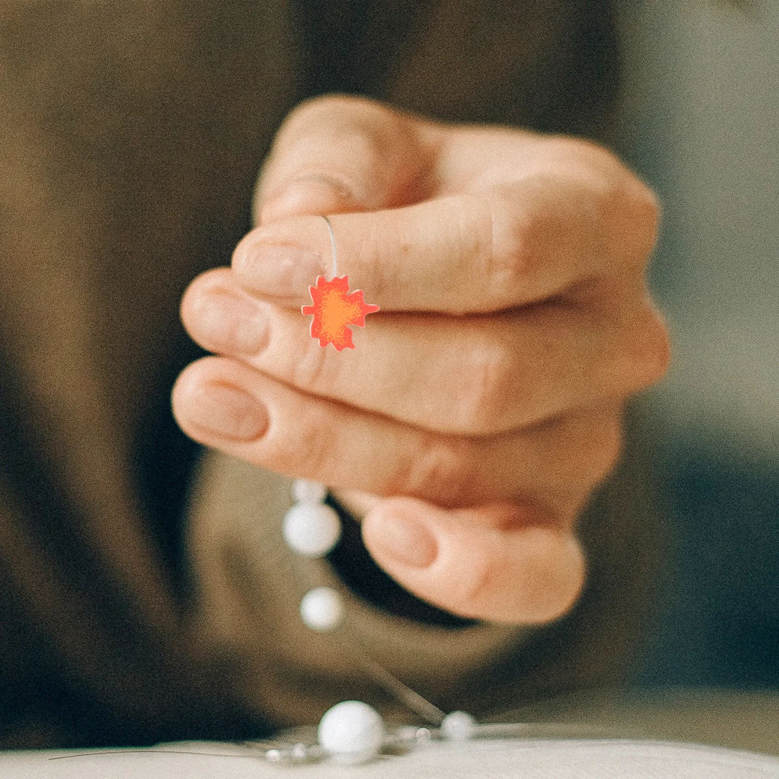 

50Pcs Maple Leaf Wooden Beads for DIY Crafts Rustic Style Jewelry Making Accessories Thanksgiving Pendant Wood Beads