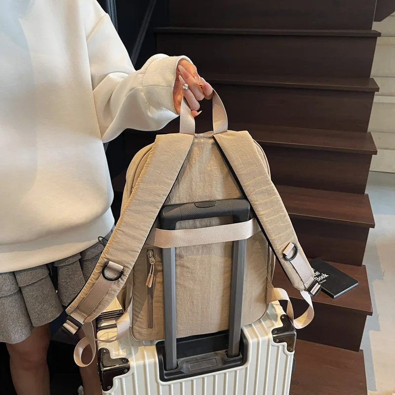 حقائب ظهر عصرية للنساء والطلاب الجامعيين حقائب مدرسية ذات سعة كبيرة من النايلون حقائب كتف خفيفة الوزن كاجوال للسفر Mochilas