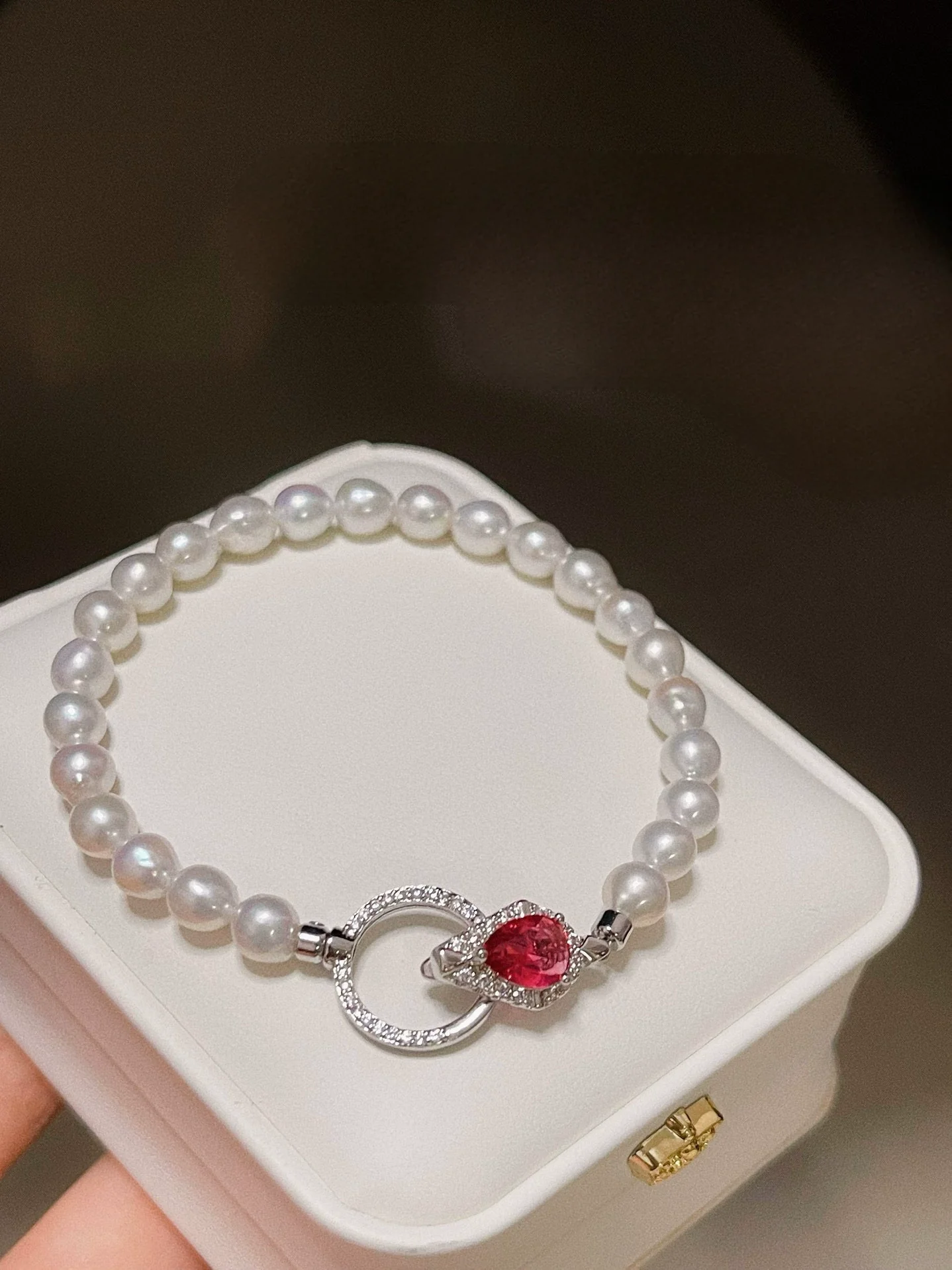 

New AAAA5-6mm Natural Japanese Round Pearl Bracelet 925s Head Snakehead Red Zirconium Buckle/7.5-8inch