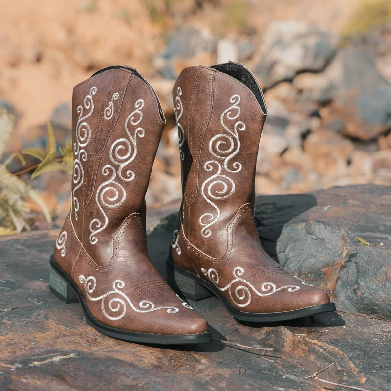 

Men Embroidered Western Boots PU Low Heel Pointed Point Fashion Comfortable Classic Men Boots Size 38-46